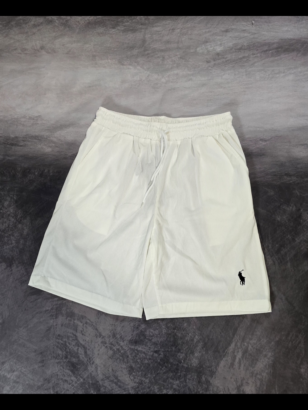 Casual Off-White Ribbed Corduroy Shorts with Drawstring Size L